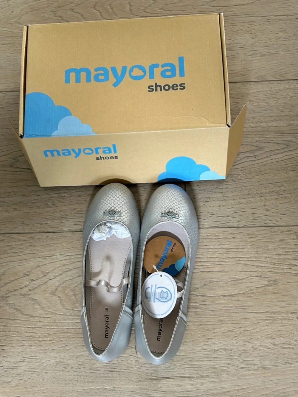 Mayoral Silver Girls Ballet Flats with Bow Accent. Size 36 -Euro. NWT